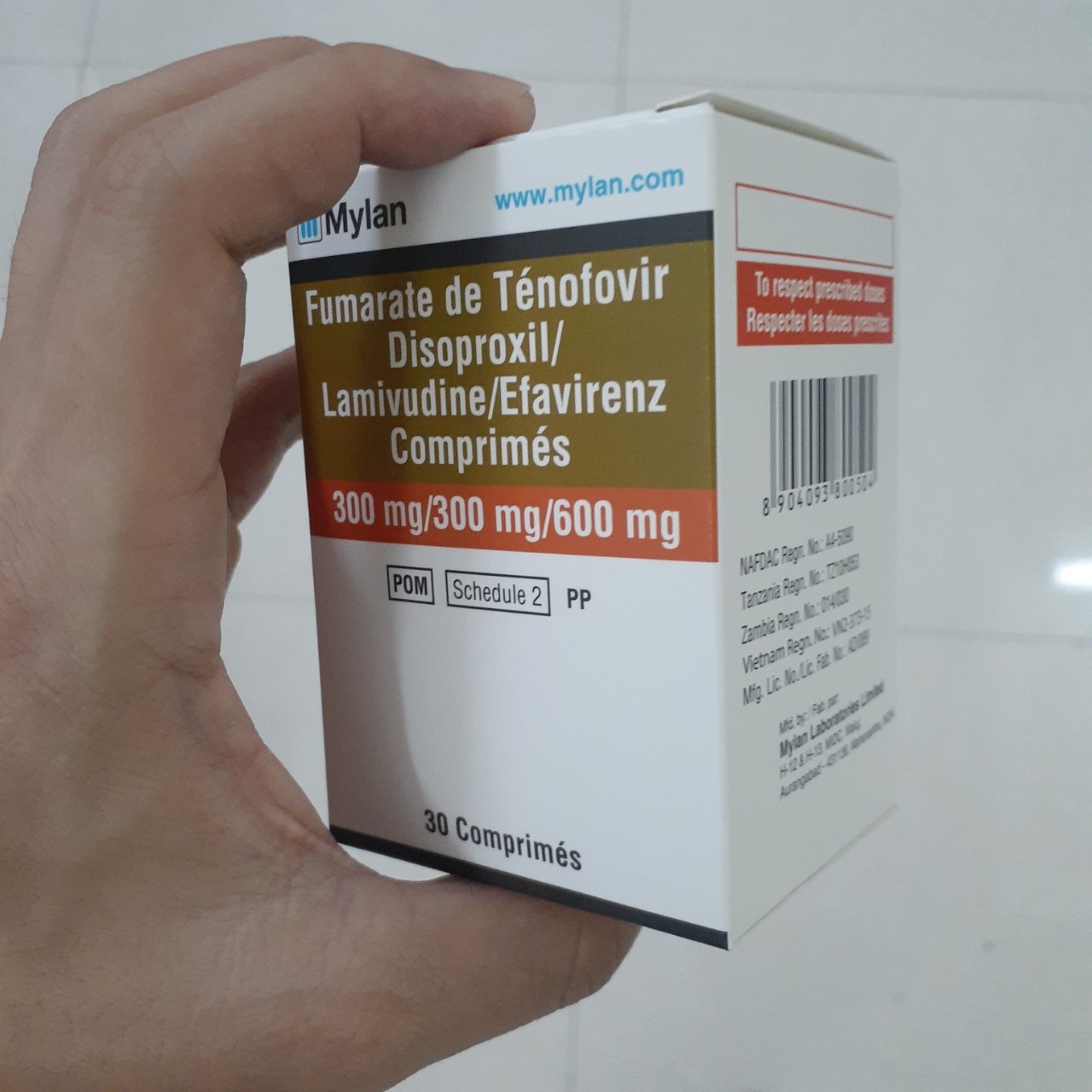Dùng bao cao su có bị nhiễm HIV không